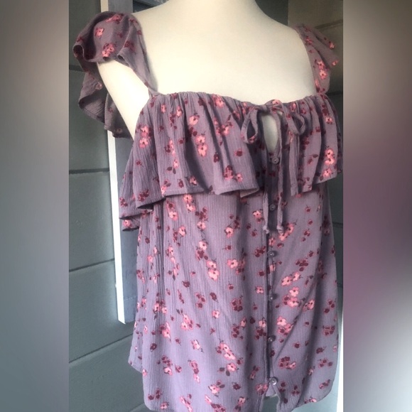 EXPRESS lavender floral ruffle front & sleeves can be Wear on or off shoulder. M - Picture 9 of 16
